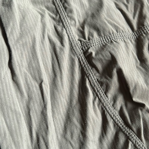 🇨🇦 🍋 Lululemon, Dance Studio Crops 🍋 - Picture 3 of 4